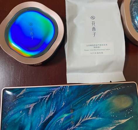 花西子气垫 再送一个替换装 因为化妆品和粉...