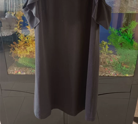 M码黑色连衣裙，胸围86，衣长86 感兴趣...