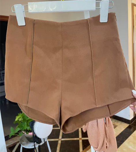 砖红色高腰短裤女 感兴趣的话点“我想要”和...