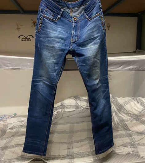 休闲牛仔裤 没怎么穿过 31 感兴趣的话点...