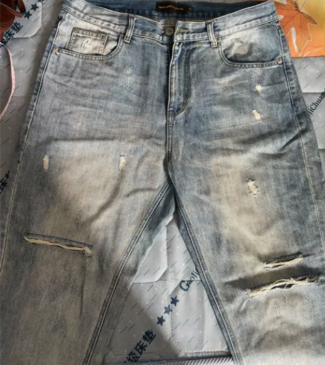 夏季潮流大码破洞牛仔裤  男女同款  厚度...