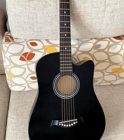 吉他，没有碰过，买了在家一直放着，  全新...