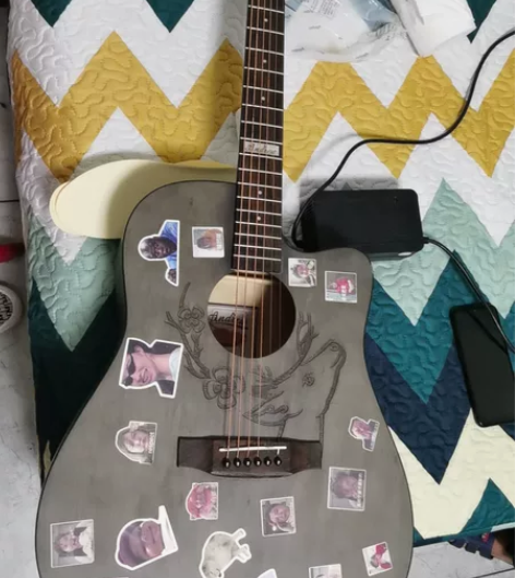 安德鲁民谣吉他 配件齐全 有意者私聊 价格...