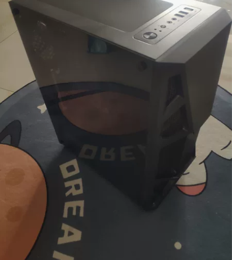 工作室不做了，多开电脑主机出售，购买使用半...