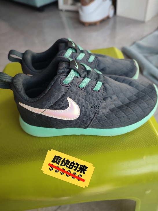 10C耐克九新正品保证，有原盒。看鞋底就知...