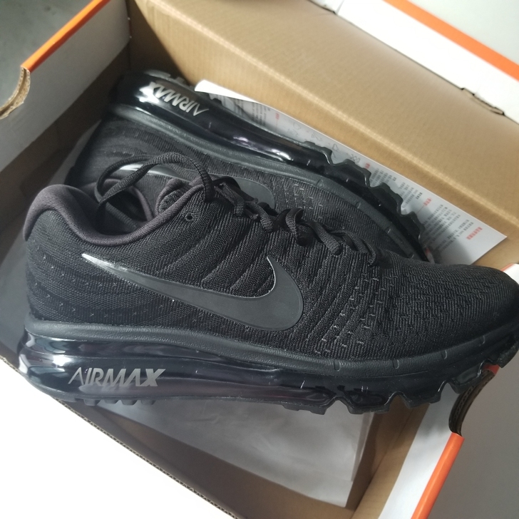 耐克黑色全掌气垫运动鞋41码 NIKE A...