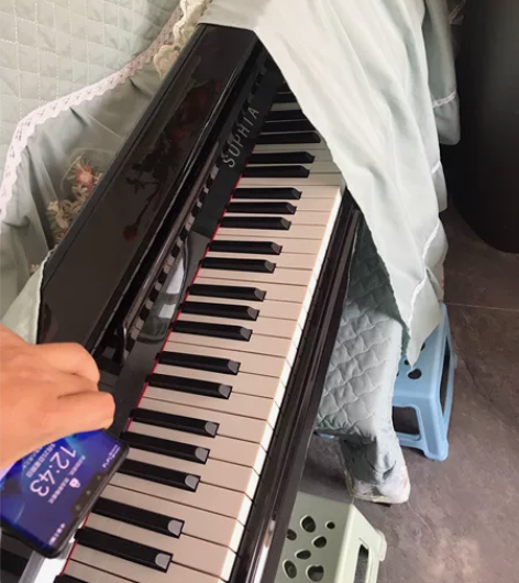 索菲亚钢琴，孩子备用琴，用的不多，搬家处理...