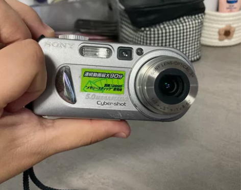 索尼dsc-p10 送内存卡一张  自用的...
