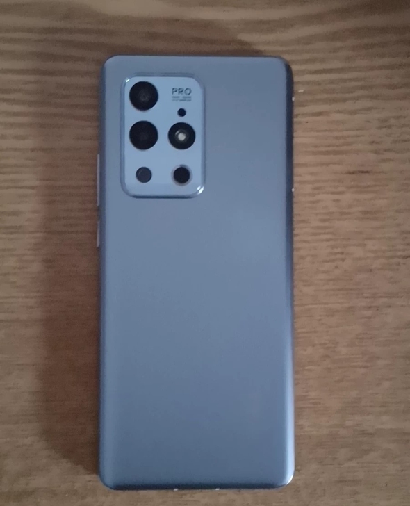 魅族18Pro,8+128版本,骁龙888...