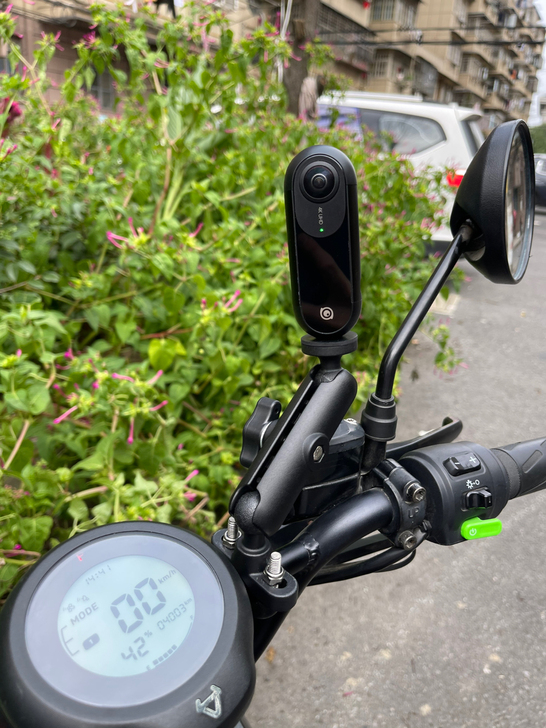 摩托车全景相机 Insta 360 one...