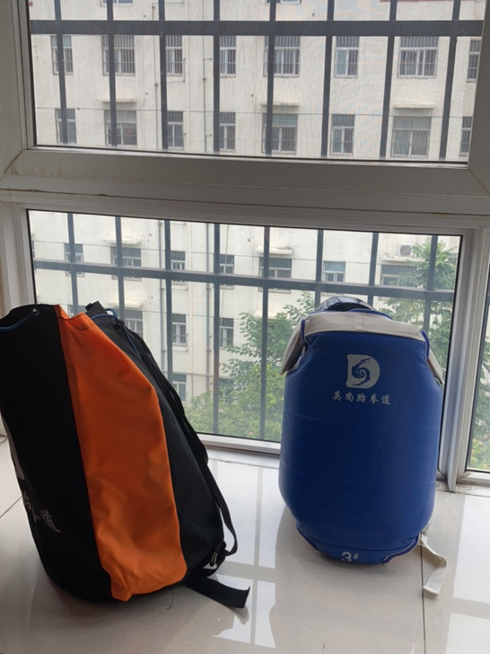 跆拳道护具全新处理，送脚靶。孩子已经全部学完