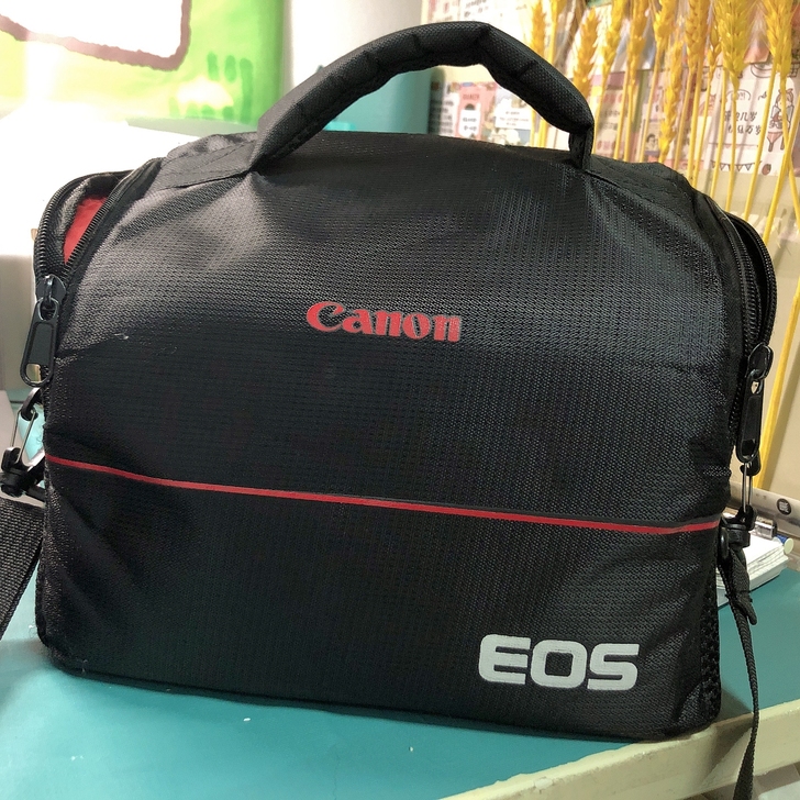 尼康D3500，镜头18-55，可以单出。...