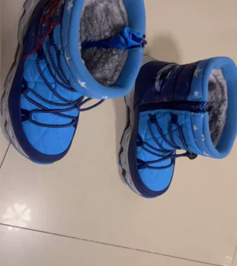 小骆驼雪地靴35码，之前屯的鞋子，孩子脚长...