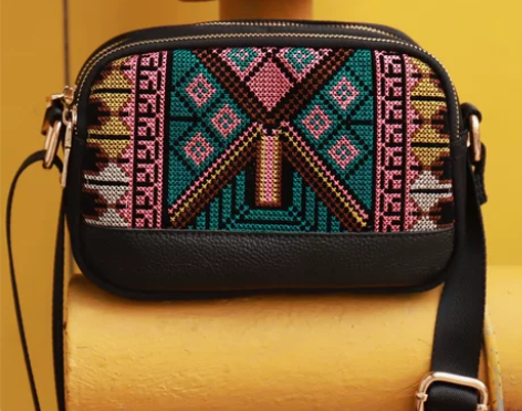 包包新品牛津布刺绣手机包轻便零钱包横款三层...