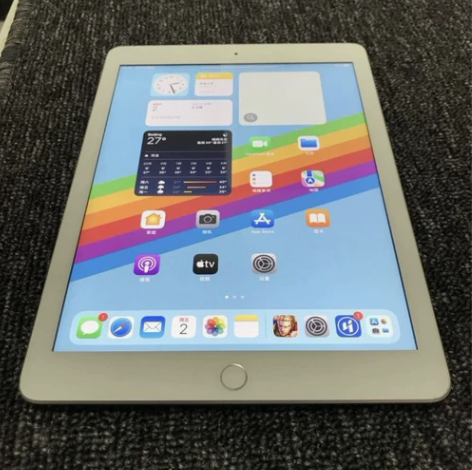 iPad 2018 运行非常流畅 屏幕颜色...