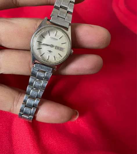 西铁城：手表，多年以前的，现在不走了有能力...