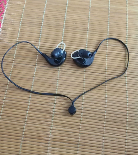 AMOi夏新A1无线运动蓝牙耳机，蓝牙版本...