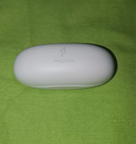 万魔舒适豆2,耳机。左耳丢失,出右耳及充电...
