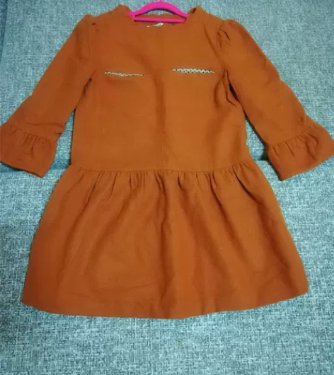 免费送轻奢坊薄呢子娃娃款短裙比较新，长70...