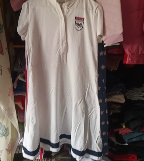 都是165码裙子，洗了都没有穿，30元，不...