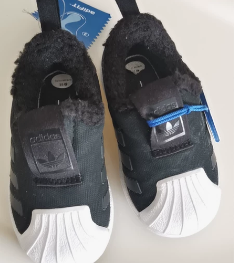 全新阿迪，当时大了，现在又小了，巴布豆9新...