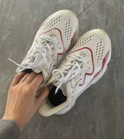 阿迪 如图 便宜出 我包邮 37.5 某田...