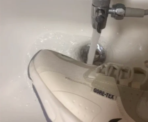 Nike React Type GTX 白...