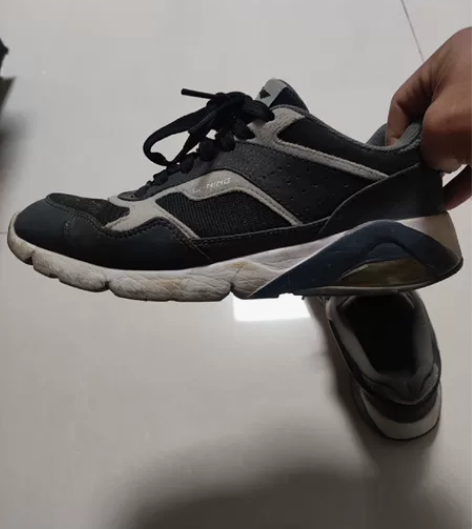 李宁正品，穿着很舒服，家里放不下了 感兴趣...