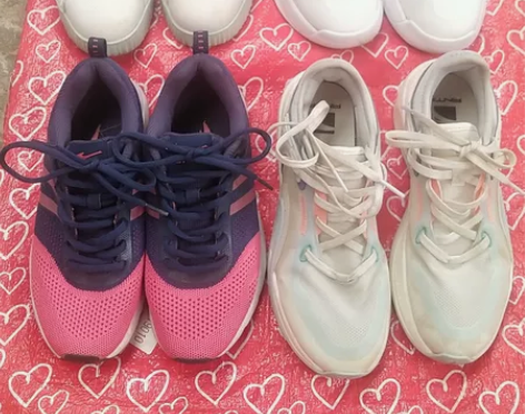 品牌女鞋，正常穿着痕迹，实物图36码。三双...