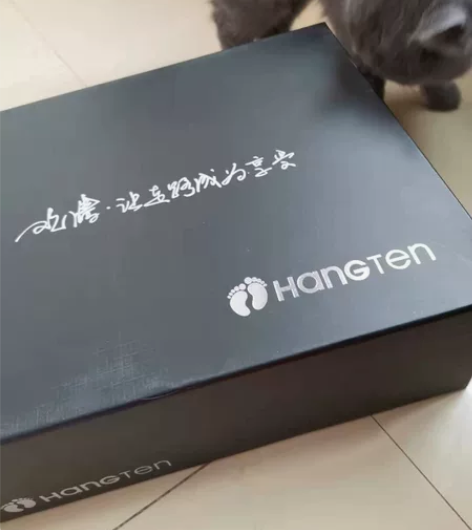 美国欢腾牌，全新马丁鞋，纯牛皮，保证全新没...