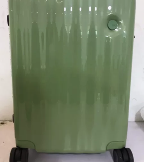 ito 行李箱 20寸 牛油果绿全新 吊牌...