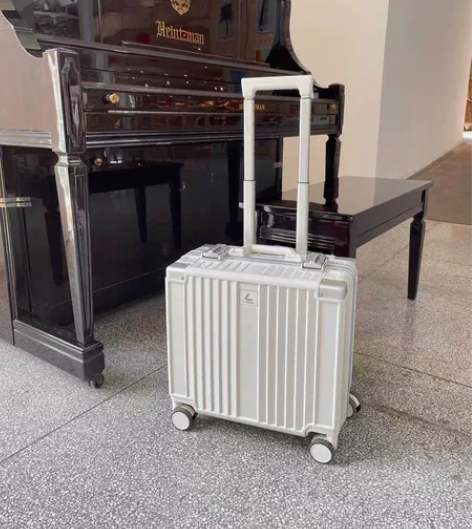 全新  未拆封   低价出 不退不换 感兴...