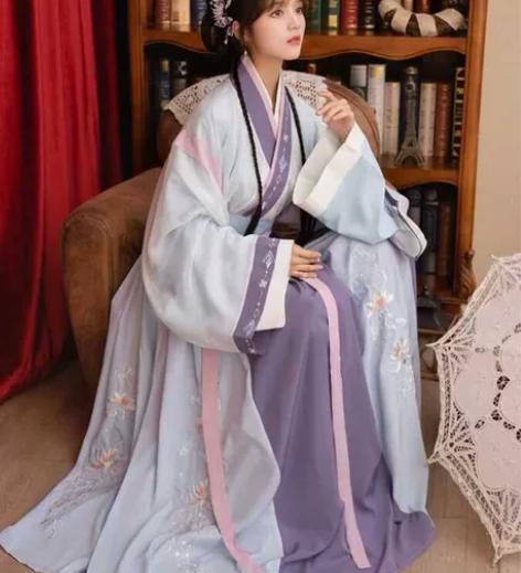 清梳家的汉服，标价江浙沪包邮出，衣服不适合...