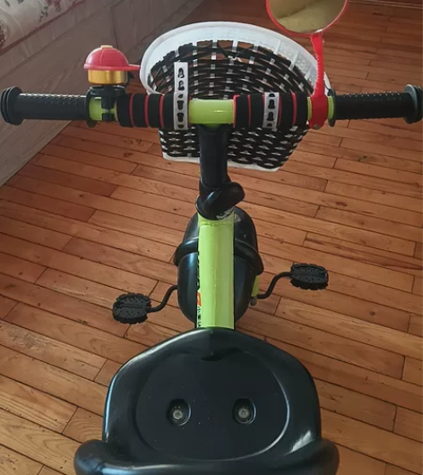 儿童自行车九成新，  三个轮子 适合4岁到...