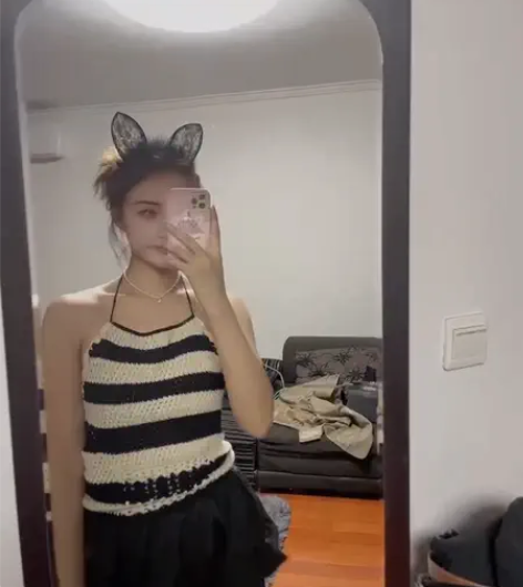 全新！！！ 只试穿拍图片了 一套240  ...