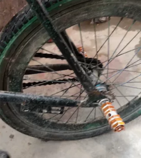 死飞刹不了车自己装上个刹车盘可自取 感兴趣...
