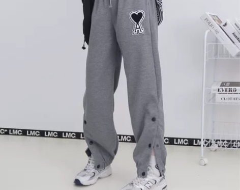 Ami华夫格排扣束脚卫裤，立体毛巾刺绣爱心...