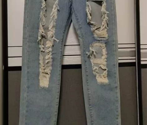 全新破洞款乞丐牛仔裤 135斤以内都可以穿...