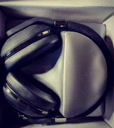 RIWBOX☆9.5成新☆无线蓝牙头戴式降...