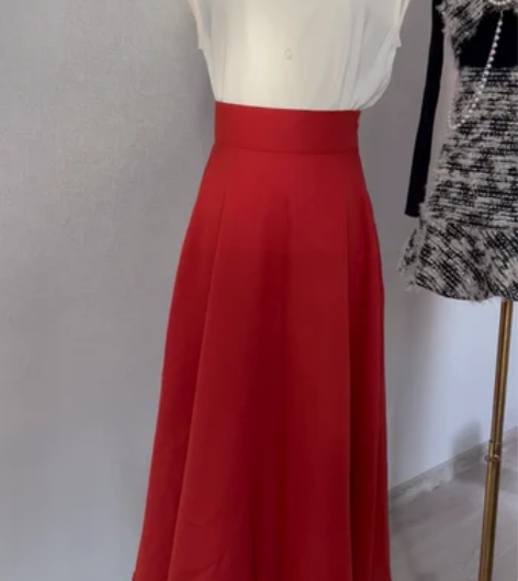 朝花夕拾 半身裙 S码 无瑕疵 感兴趣的话...