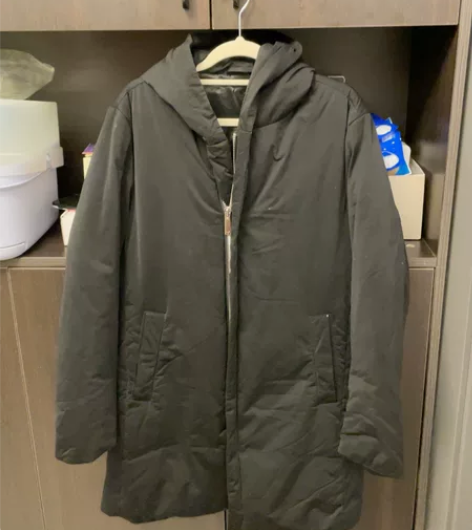 太平鸟黑色羽绒服 男士 中长款 8新 明显...