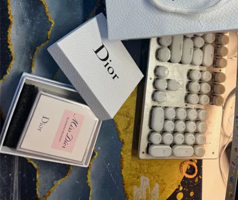 官网刚买的，迪奥香水全新未拆封30ml 感...