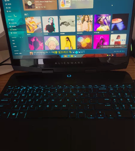 外星人M15笔记本游戏本红色 i7 975...