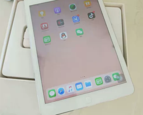 我老公买的苹果5代的平板，出差用的，没怎么...