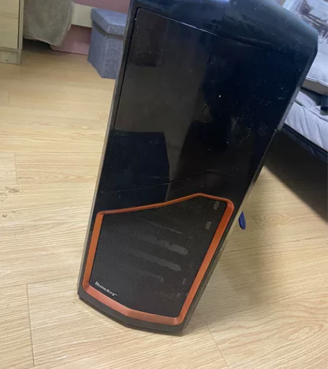 航嘉电脑机箱，朋友扔给我的，我觉得有点大，...