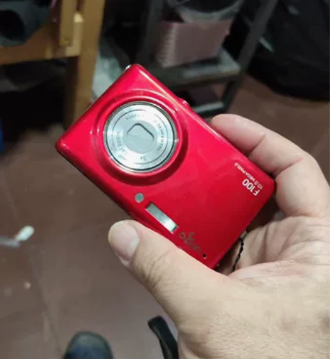 爱国者F100 原装正品,调距闪光都好,功...