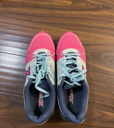 #XTEP/特步 女鞋实体店购入。这款带芳...