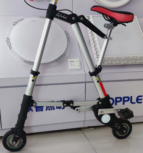 折叠自行车。基本全新238包邮到你家。一切...