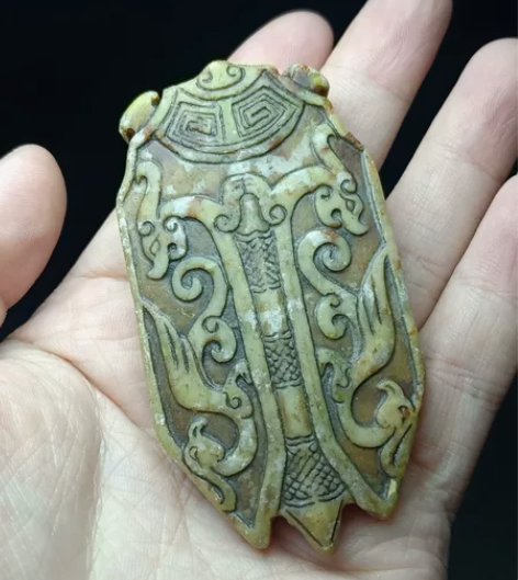 汉代玉蝉,品相完美,沁色如繁星,深入肌理,...