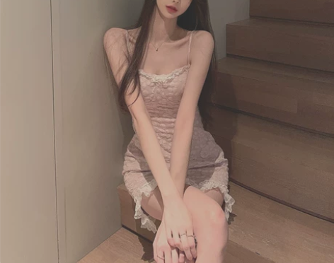 蕾丝花边少女裙子夏性感辣妹气质小短裙修身收...